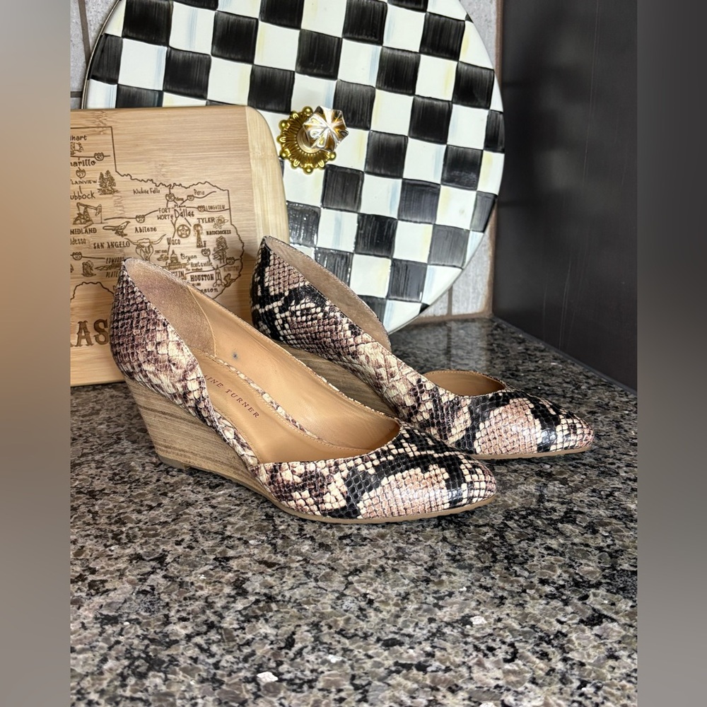 Elaine Turner Snakeskin Wedge Heels Size 8 1/2